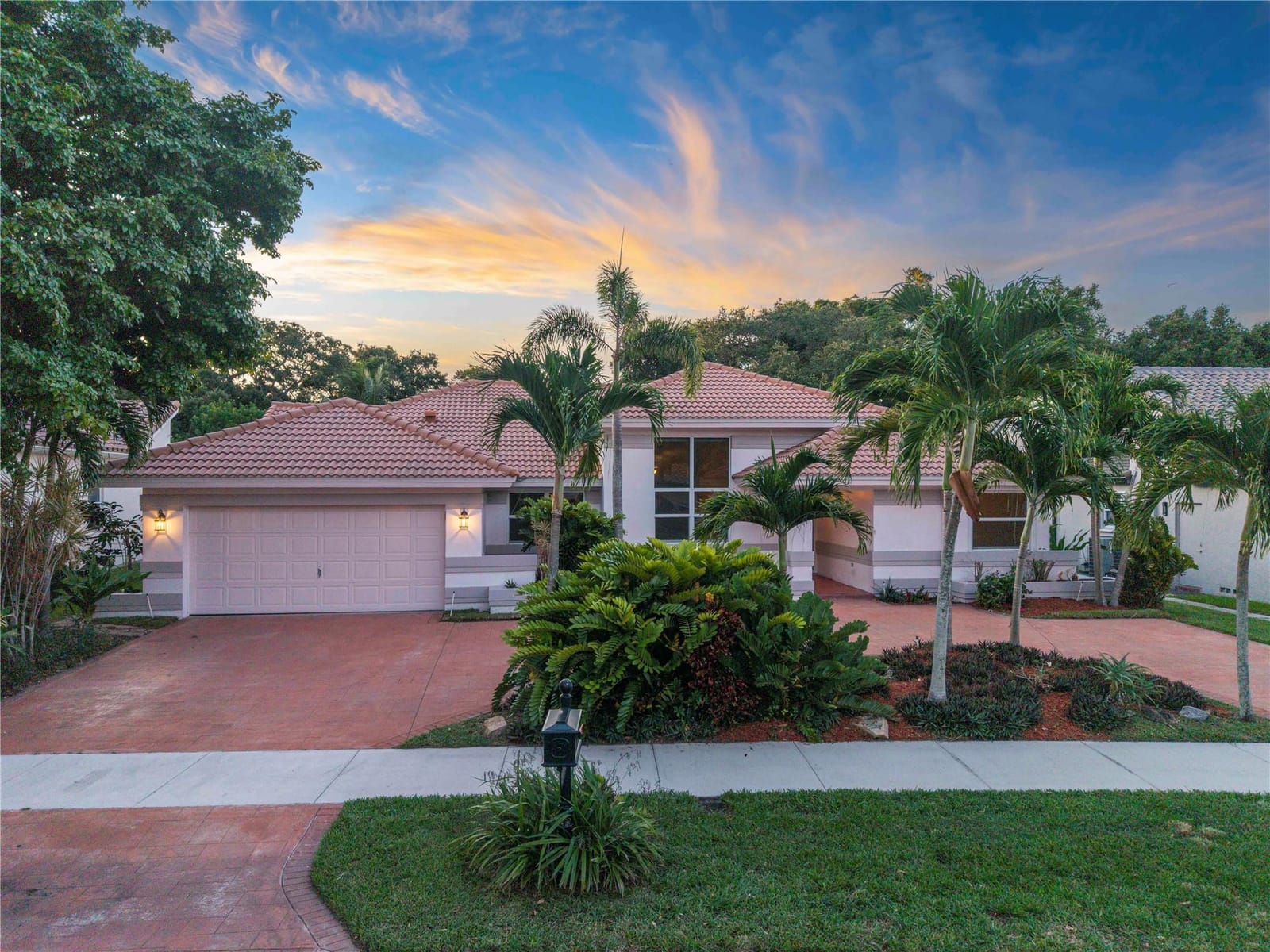 9101 N Southern Orchard Road, Davie, FL 33328