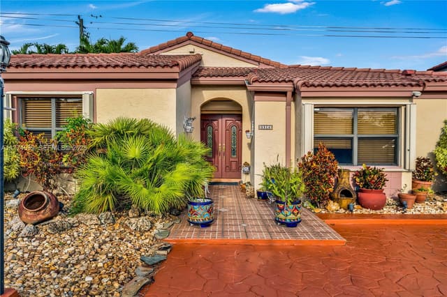 8914 SW 5th Lane, sold in Poinciana Pointe, Miami, FL