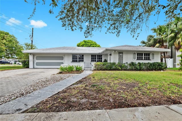 180 SW 125th Avenue, sold in Melaleuca Isles, Plantation, FL