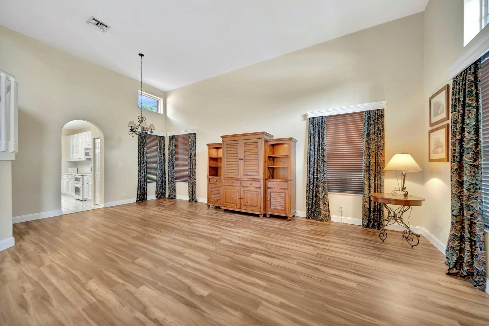 16412 Diamond Place — photo 4