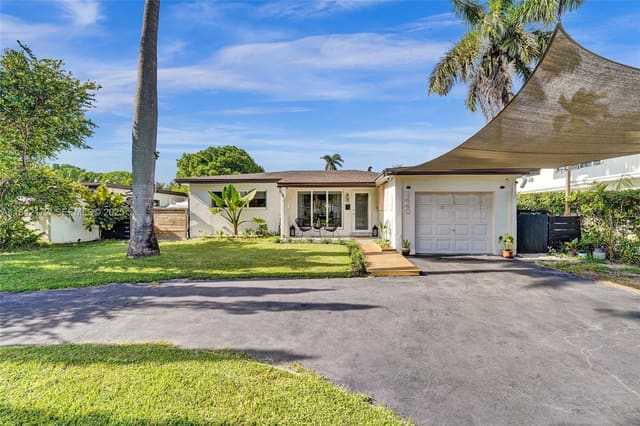 1440 Grant Street, sold in Hollywood Country Club Di, Hollywood, FL