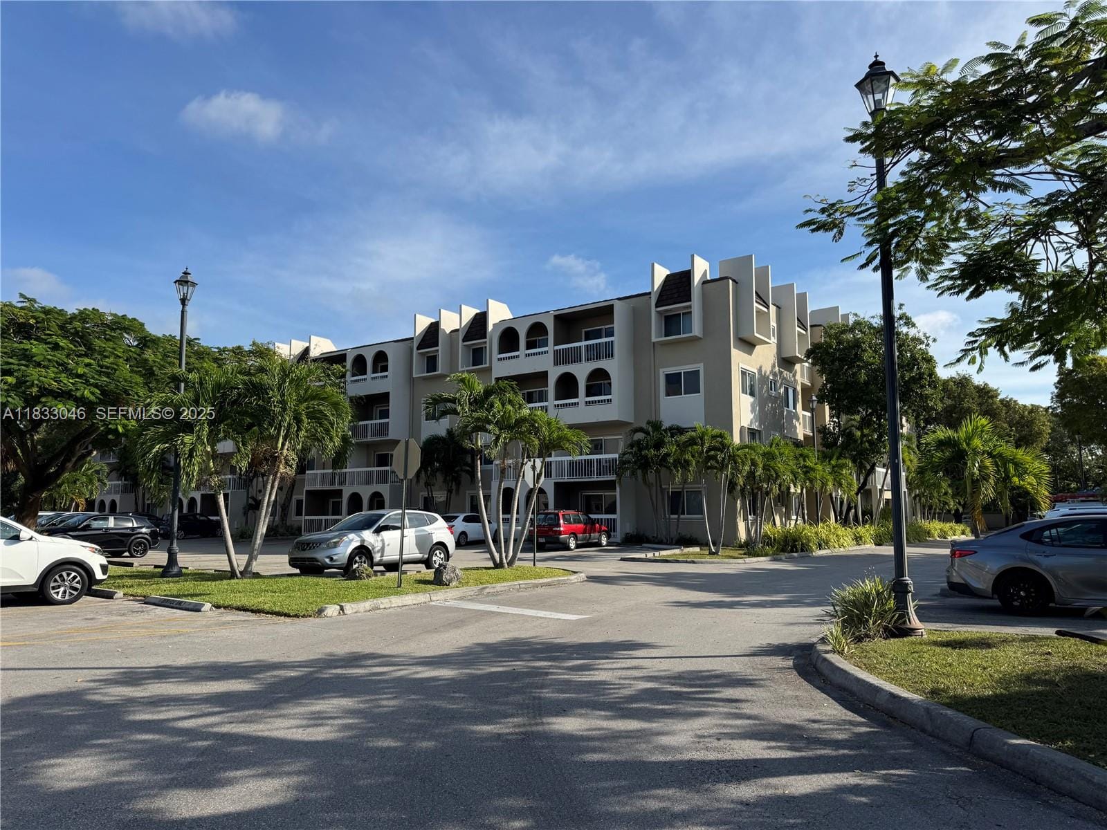 7915 Camino Real N-302, Miami, FL 33143