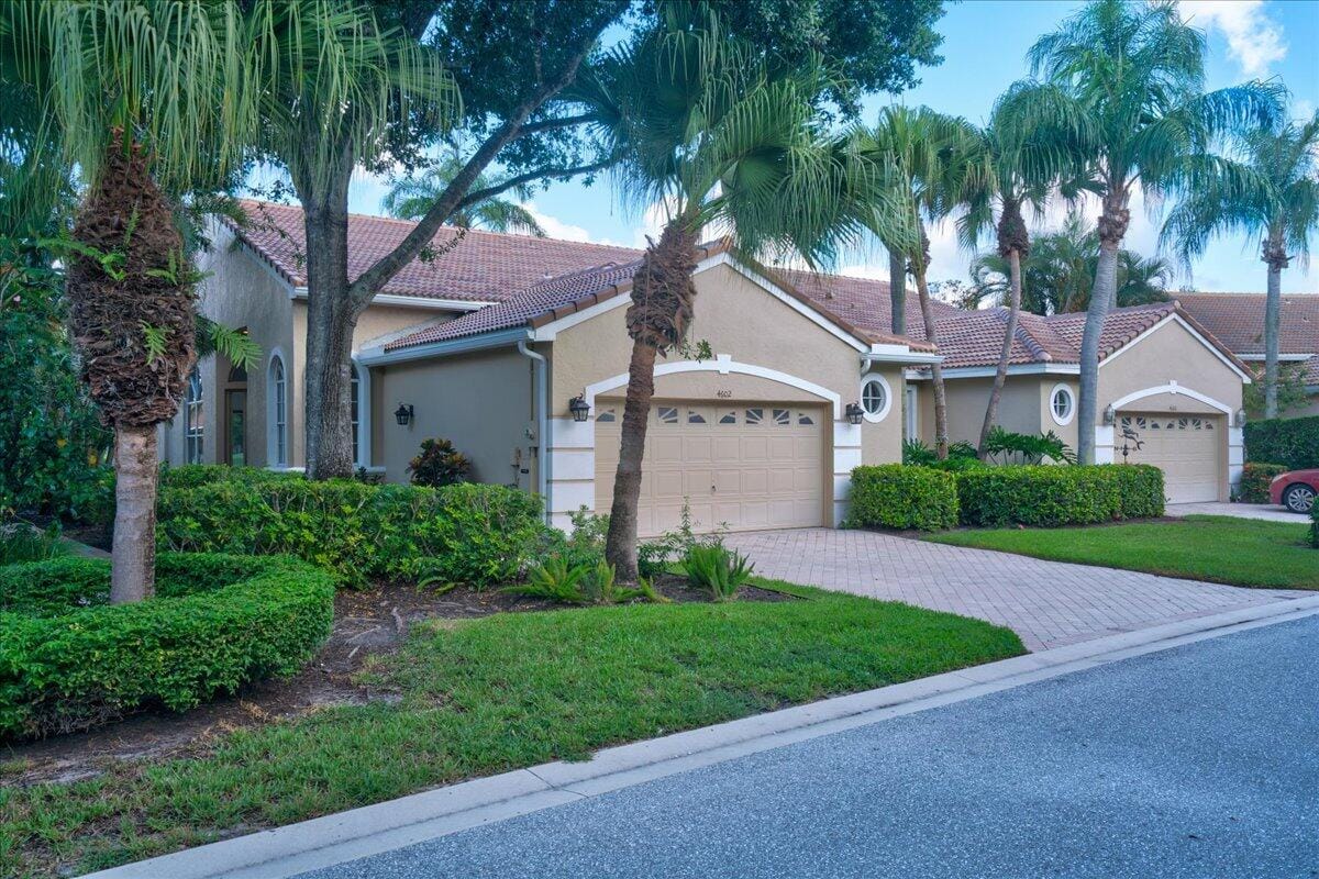 4602 Carlton Golf Drive — photo 2