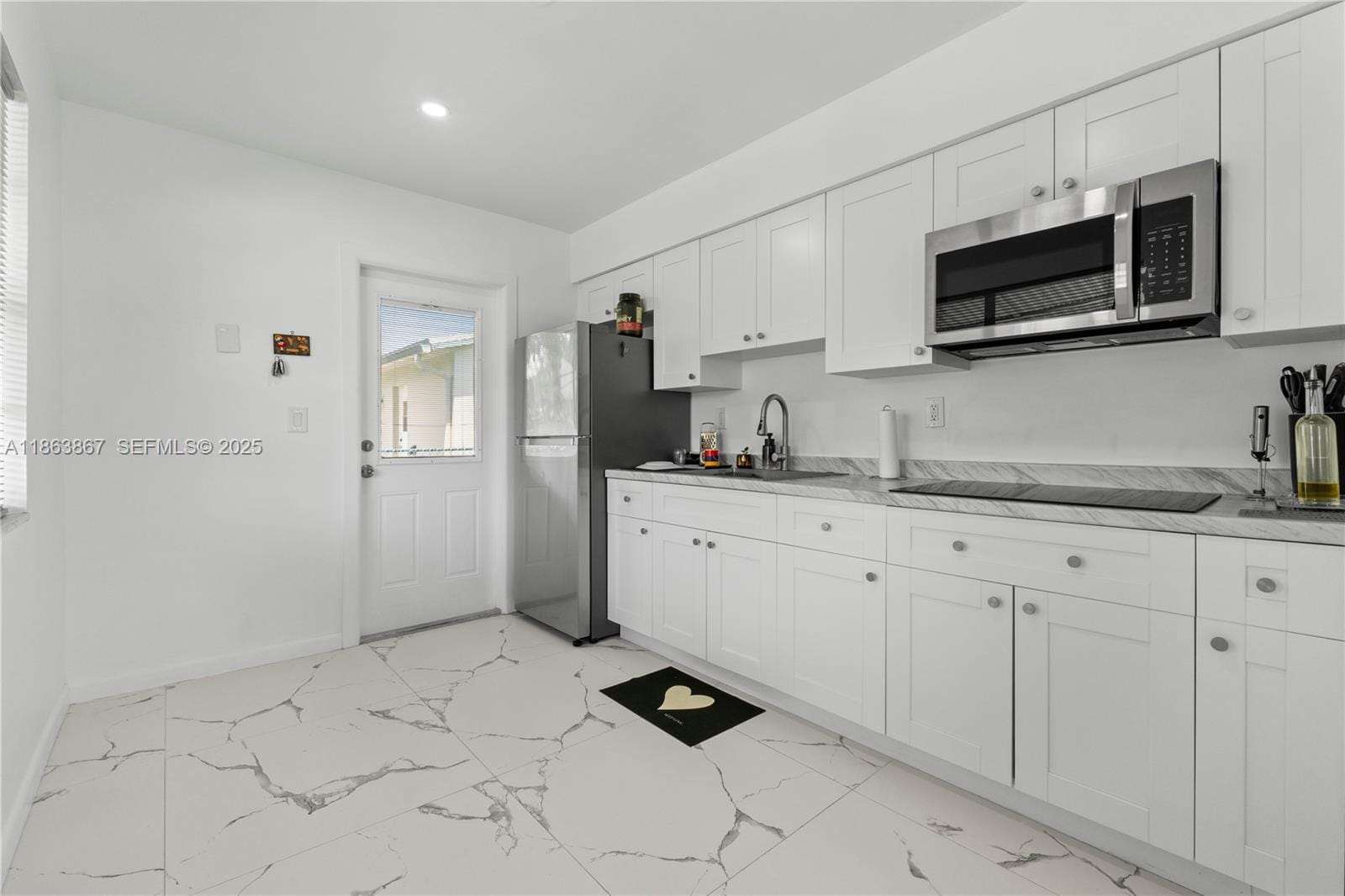 2100 N 14th Avenue — photo 6