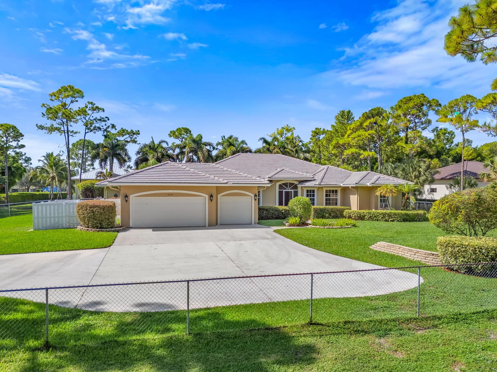 8732 Rodeo Drive, Lake Worth, FL 33467 photo 2