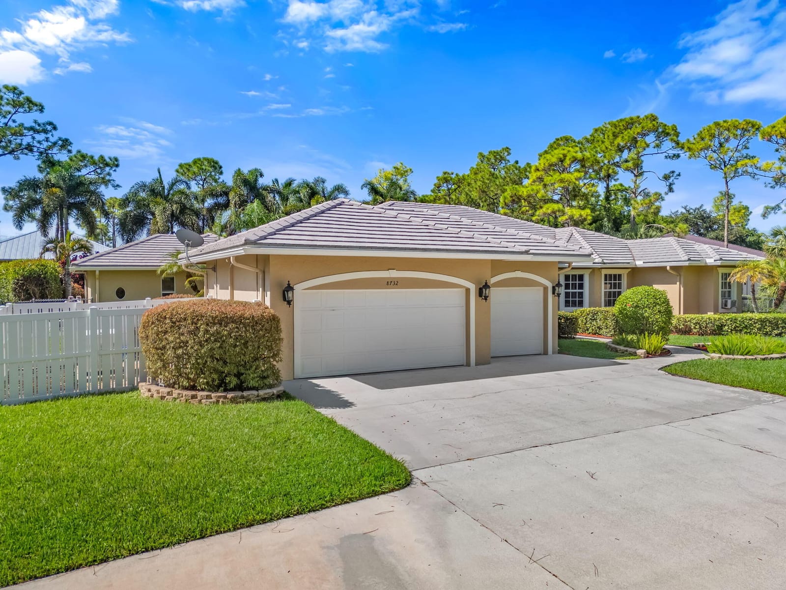 8732 Rodeo Drive, Lake Worth, FL 33467 photo 3