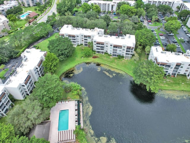 9340 Lagoon Place 309, sold in Poinciana, Davie, FL