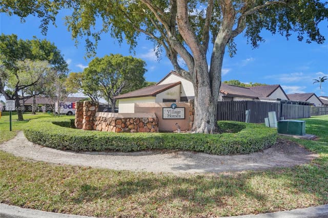 14945 SW 49th Lane 6G, sold in Lakes Meadow Vilg Homes C, Miami, FL