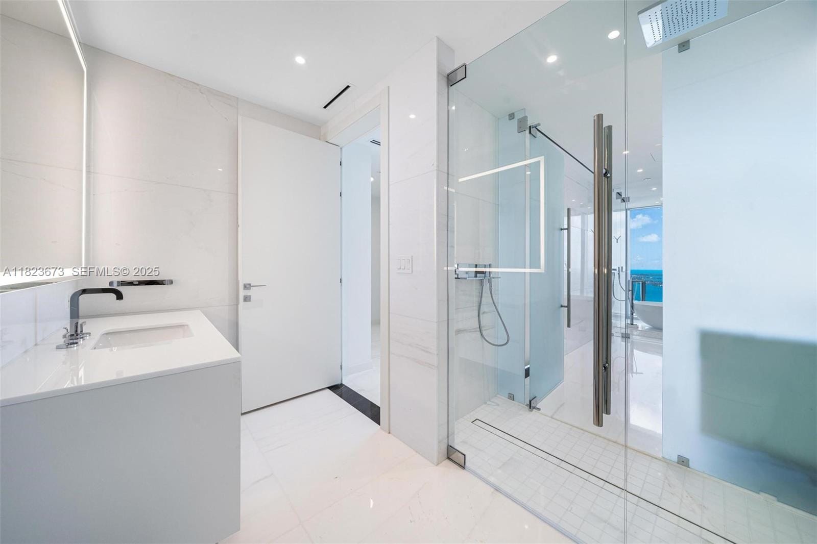 300 Biscayne Blvd Way 4301, Miami, FL 33131 photo 15