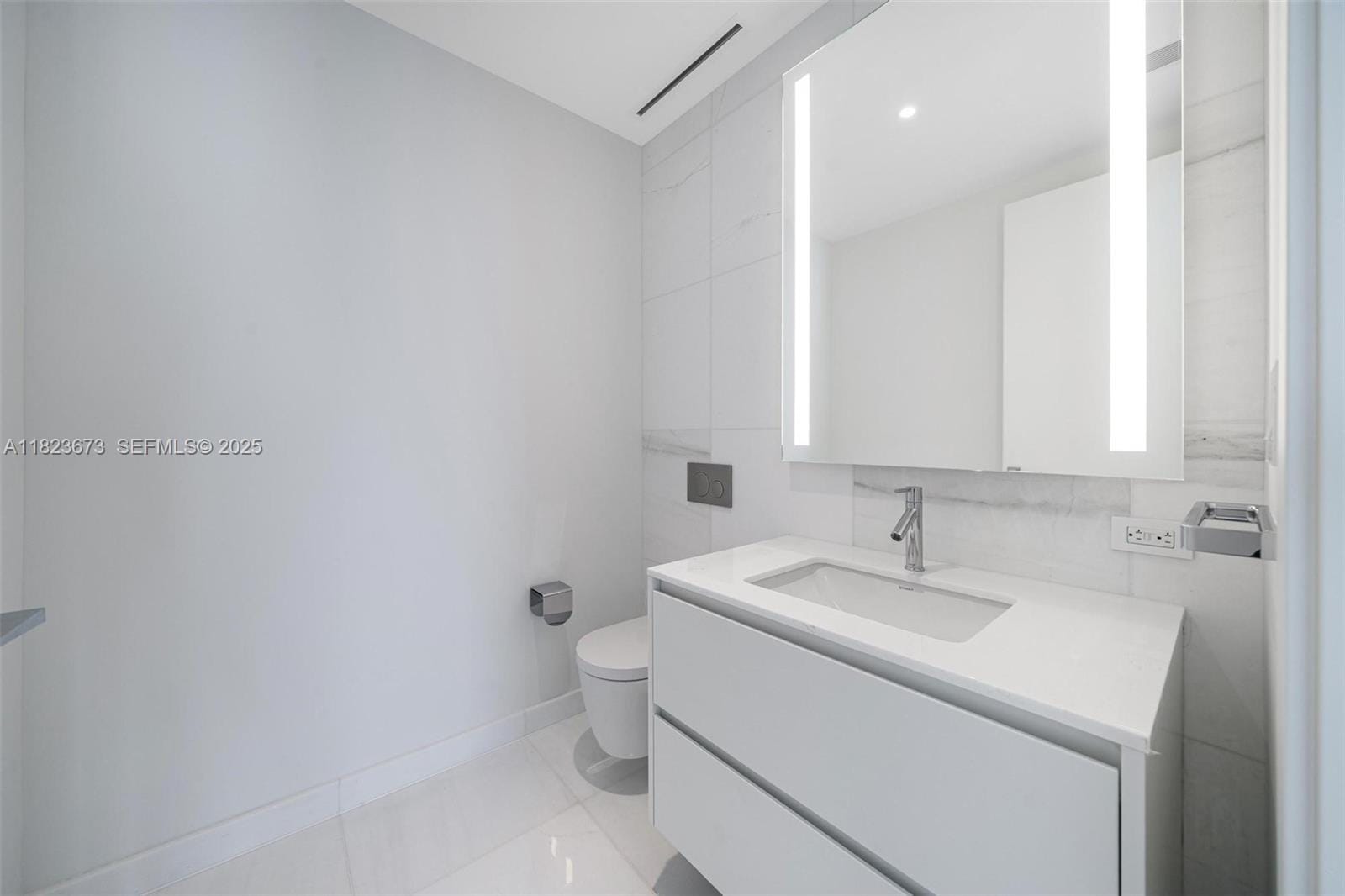 300 Biscayne Blvd Way 4301, Miami, FL 33131 photo 21