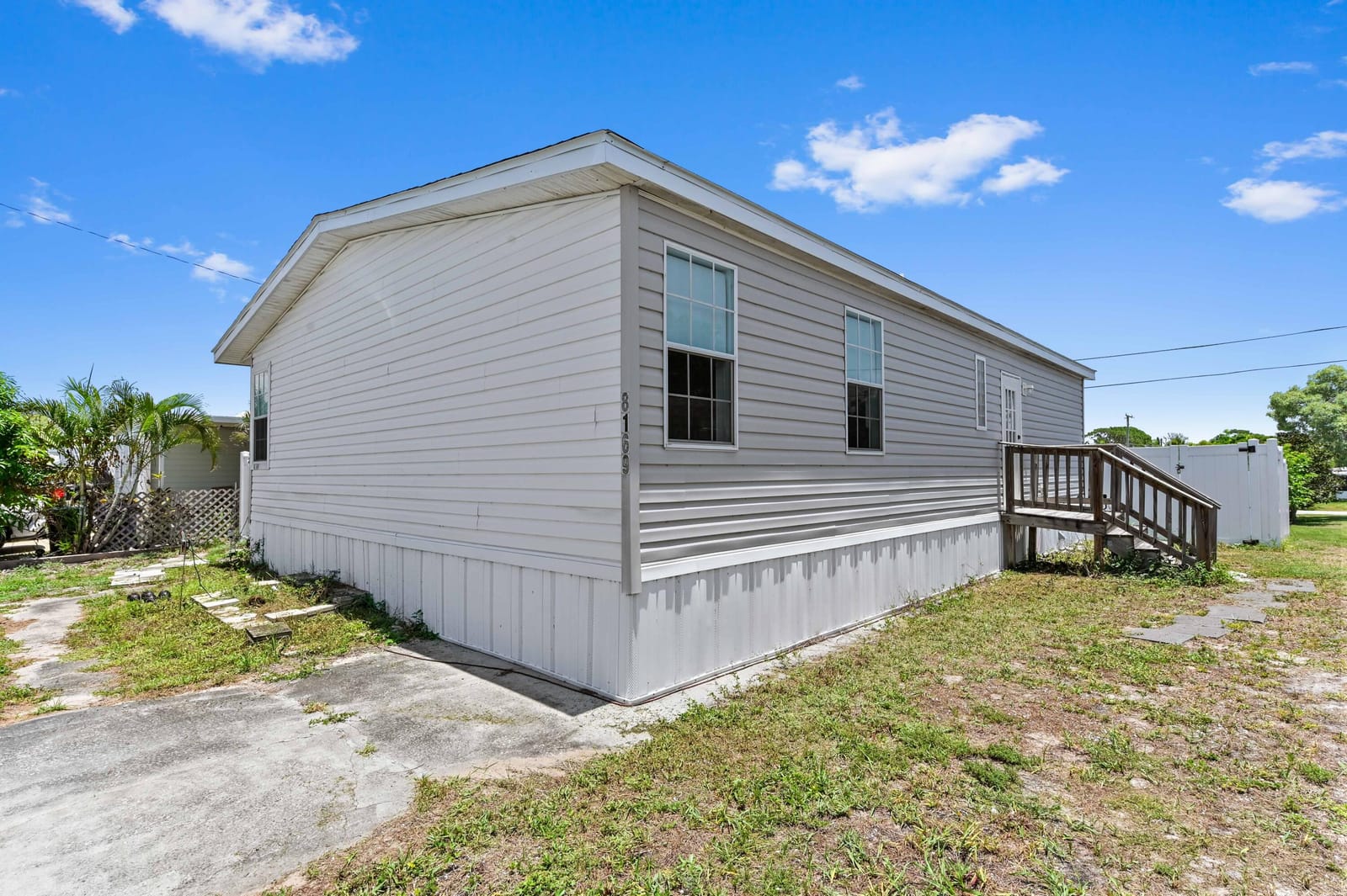 8169 SE Eagle Avenue, Hobe Sound, FL 33455 photo 4