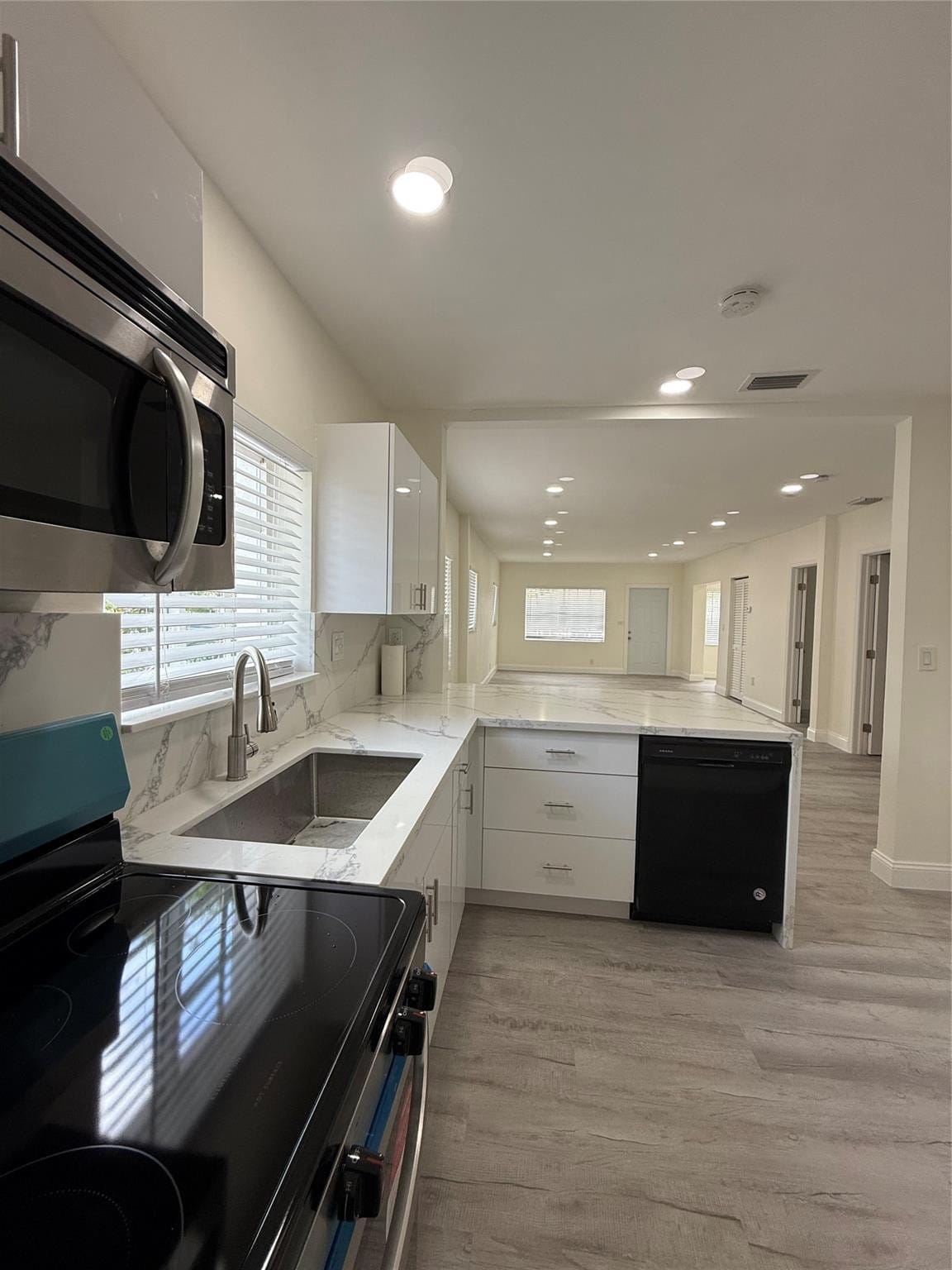 2190 SW 16th Street — photo 2