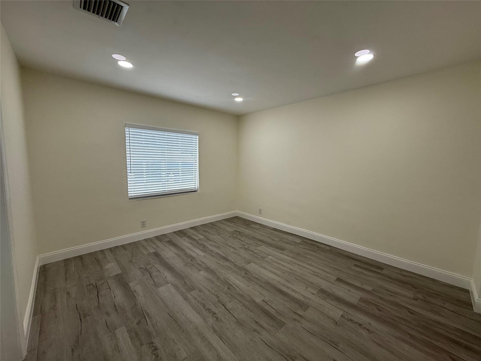 2190 SW 16th Street — photo 10