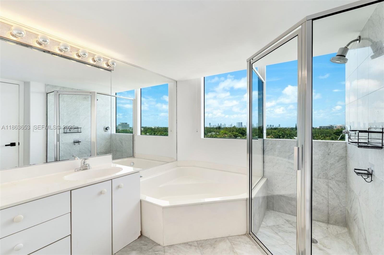 3411 Indian Creek Drive 901 — photo 9