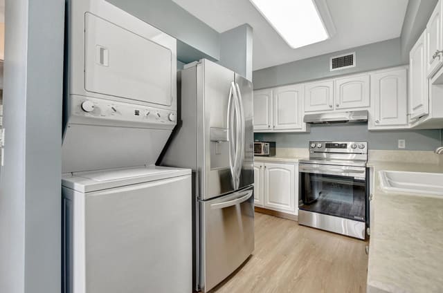 13702 Via Flora A, sold in Palm Greens At Villa Del, Delray Beach, FL