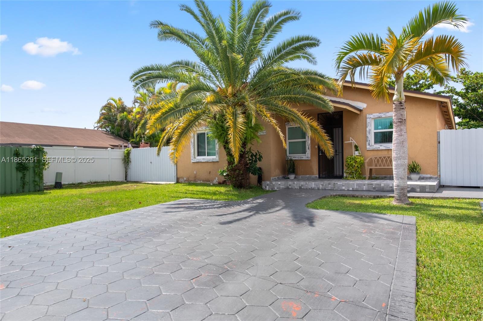 12500 SW 251st Terrace — photo 2