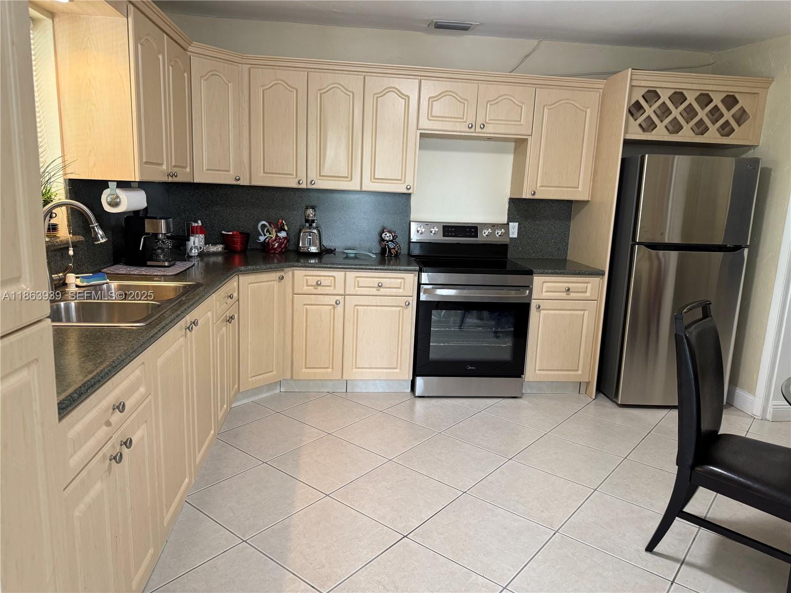 6553 SW 148th Place — photo 4