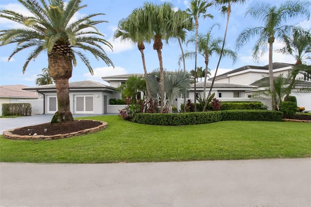 2365 NE 28th Street, sold in Lighthouse Point 3rd Sec, Lighthouse Point, FL