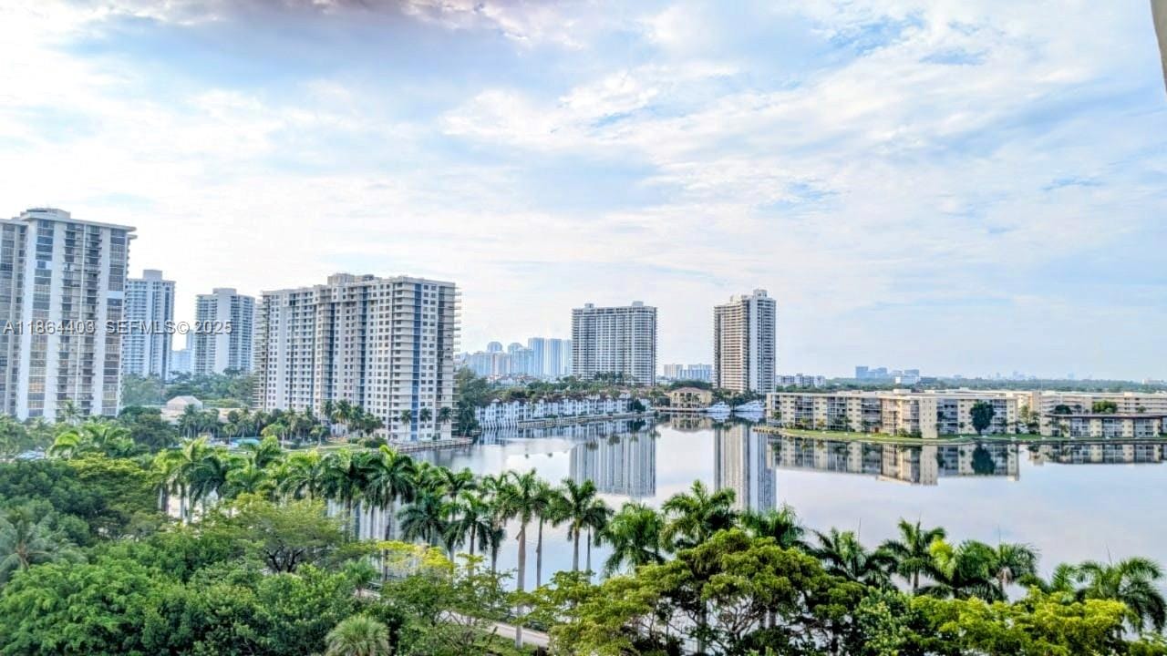 2801 NE 183rd Street 908W, Aventura, FL 33160 photo 1