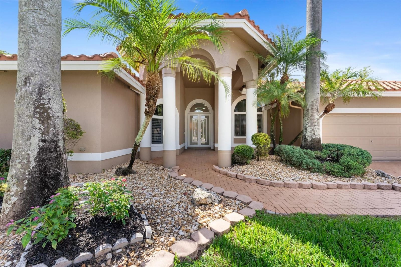 6689 NW 70th Place — photo 3