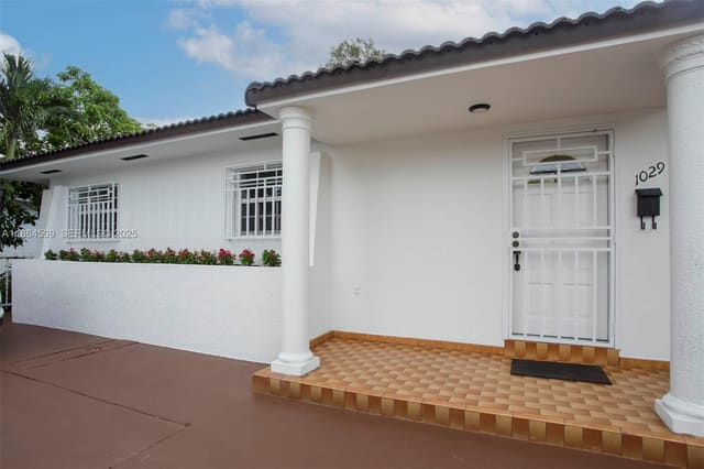 1027 NW 28th Avenue, sold in Grapeland Center, Miami, FL