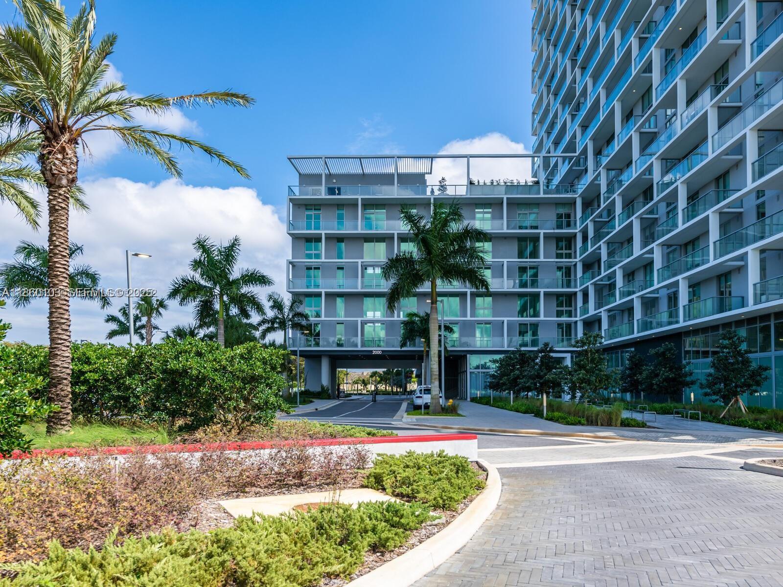 2000 Metropica Way 2509 — photo 2