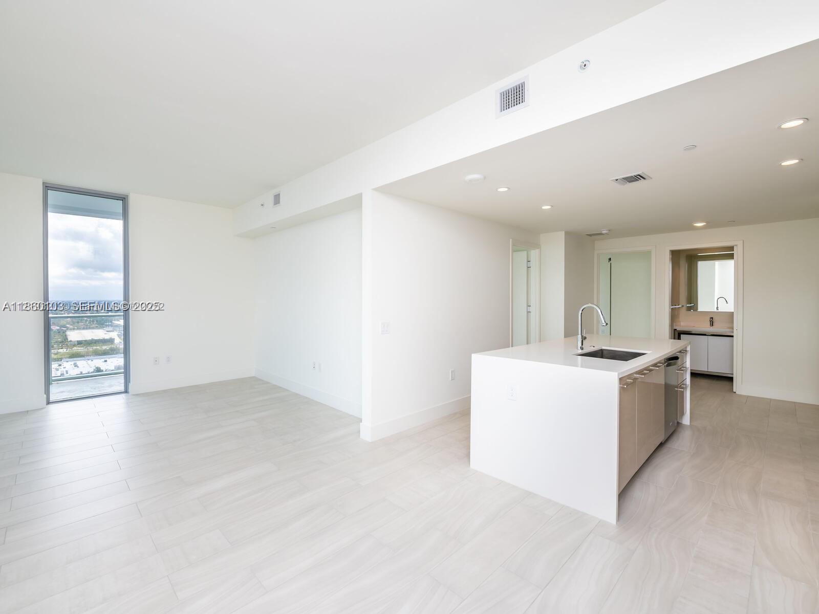 2000 Metropica Way 2509 — photo 12