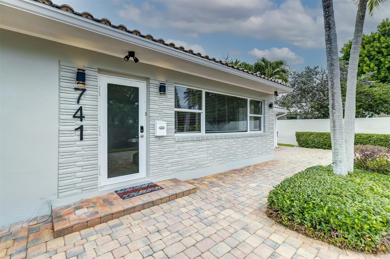 741 NE 16th Terrace, Fort Lauderdale, FL 33304 photo 5