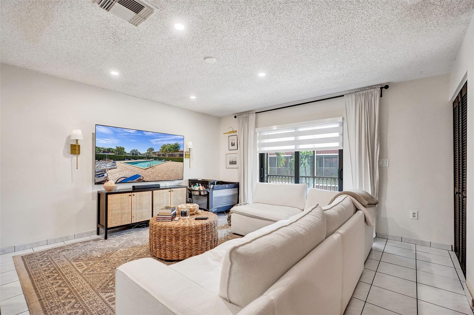 9878 Hammocks Boulevard, Miami, FL 33196 photo 22