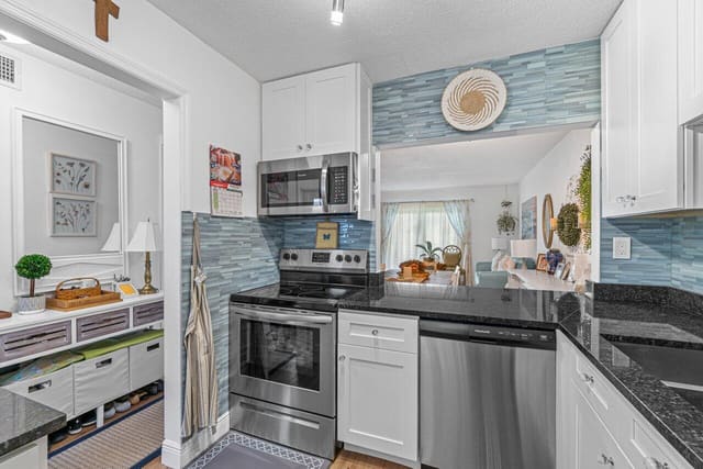 2855 S Garden Drive 211, Lake Worth, FL 33461