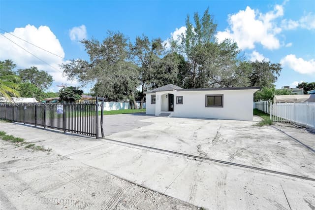 2380 NW 101st Street, Miami, FL 33147