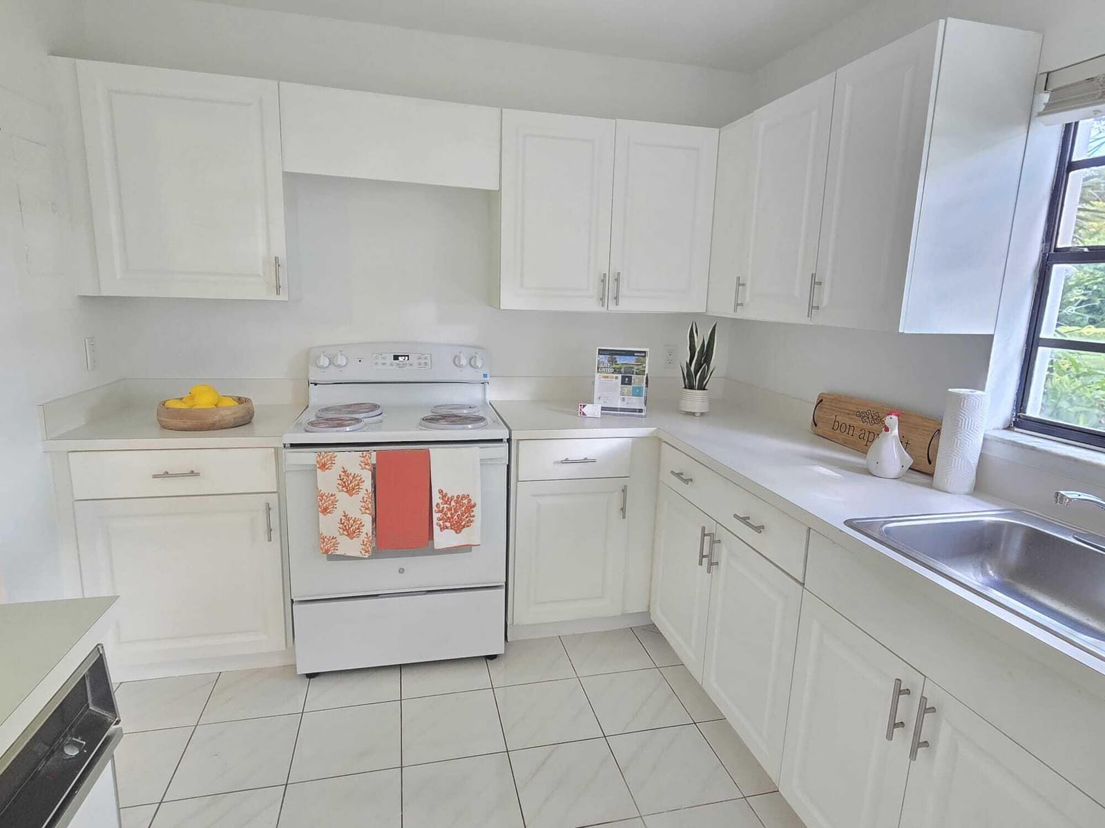 9207 Pecky Cypress Lane 9b — photo 8