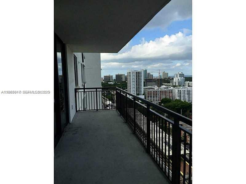 999 SW 1st Avenue 1809 — photo 4
