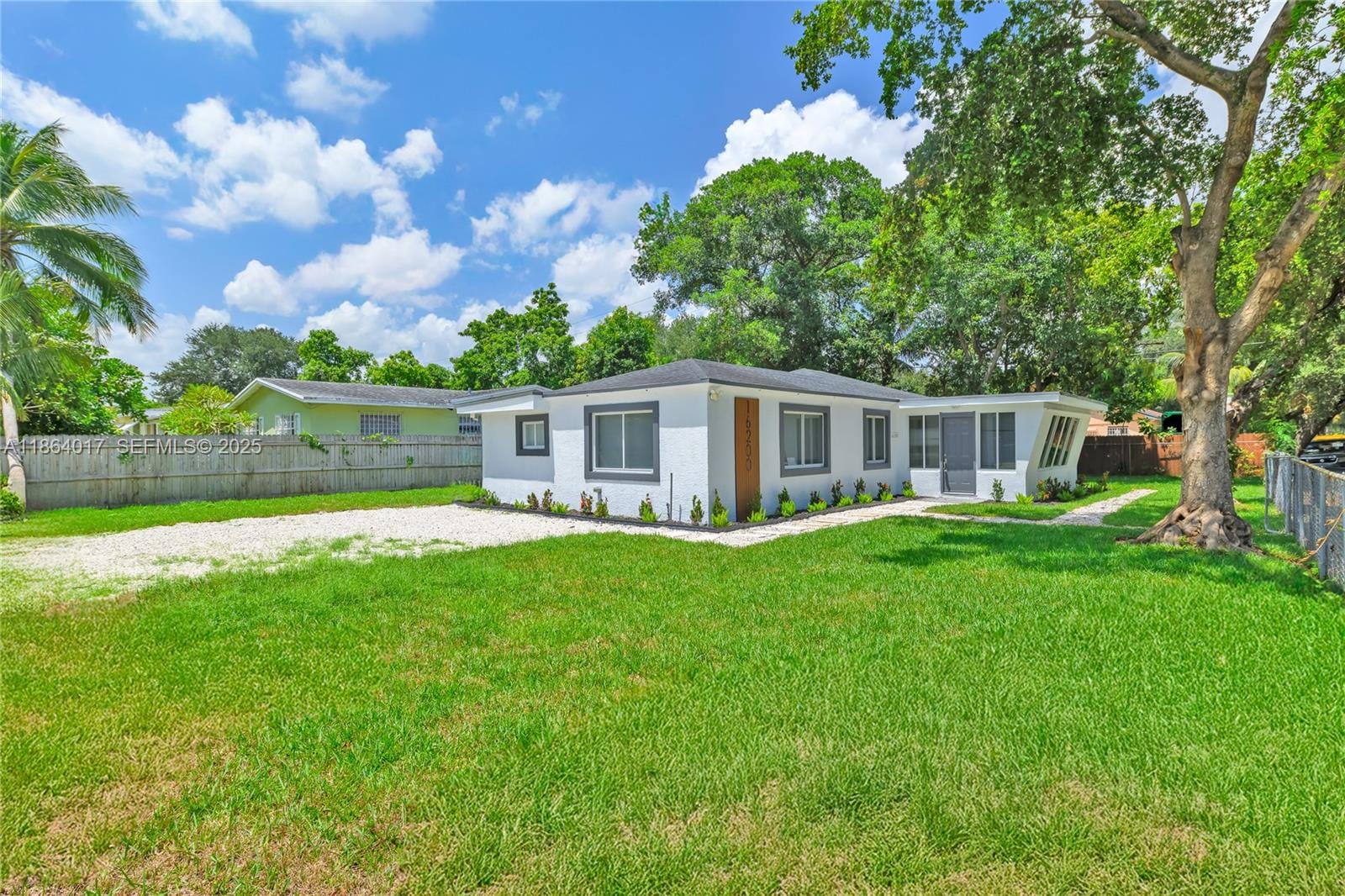 16200 NE 3rd Avenue, Miami, FL 33162 photo 2