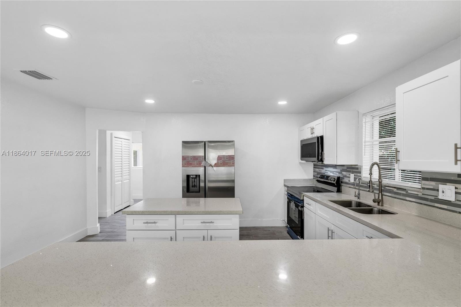 16200 NE 3rd Avenue, Miami, FL 33162 photo 14