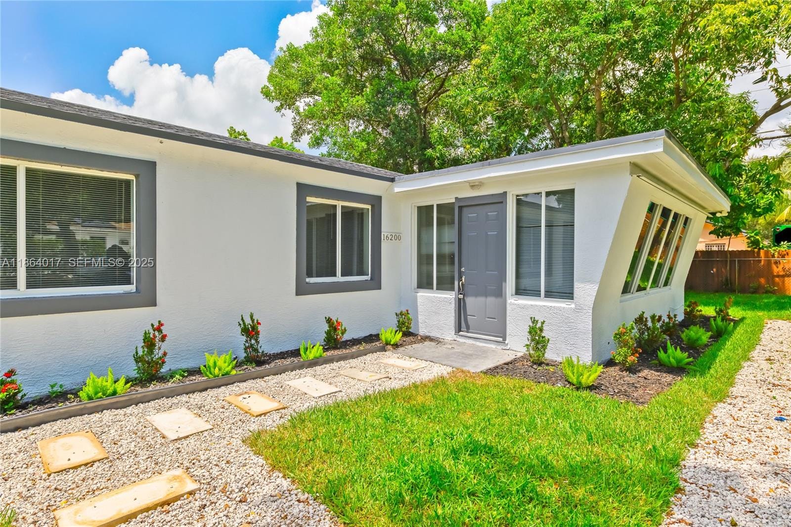 16200 NE 3rd Avenue, Miami, FL 33162 photo 3