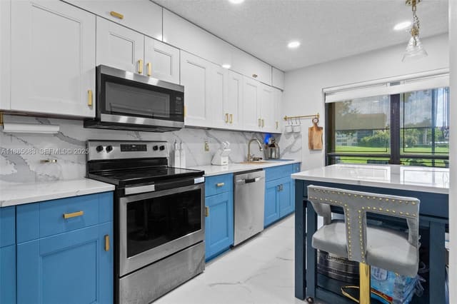 3549 W Inverrary W Boulevard, sold in La Mirage, Lauderhill, FL