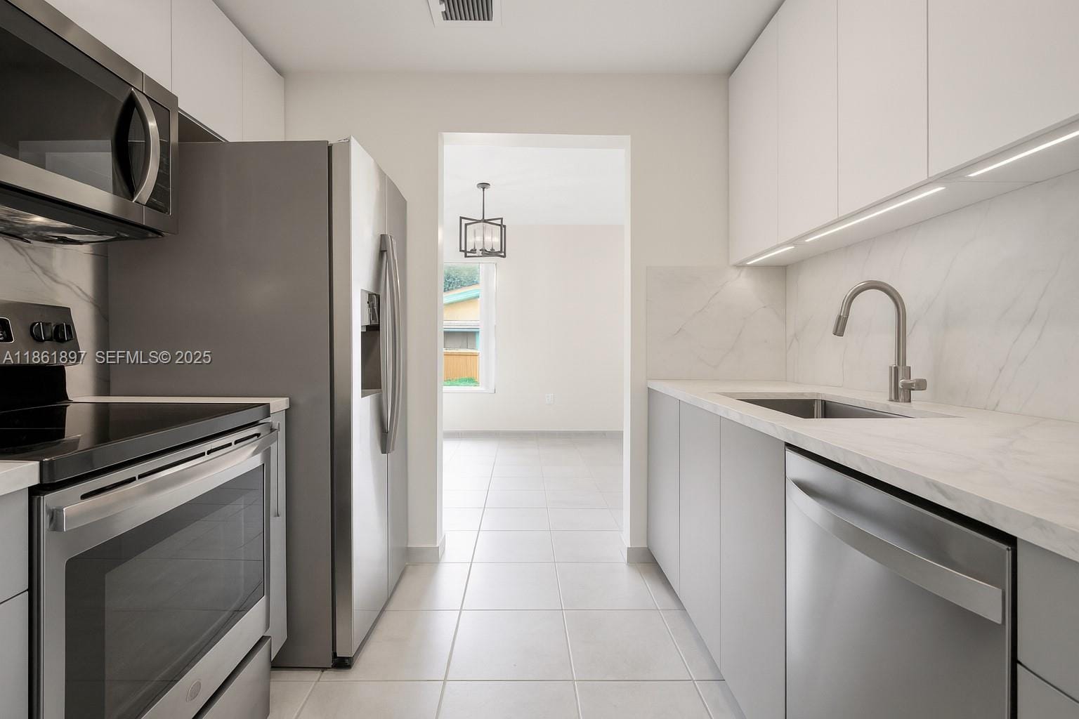 8528 SW 148th Place — photo 8