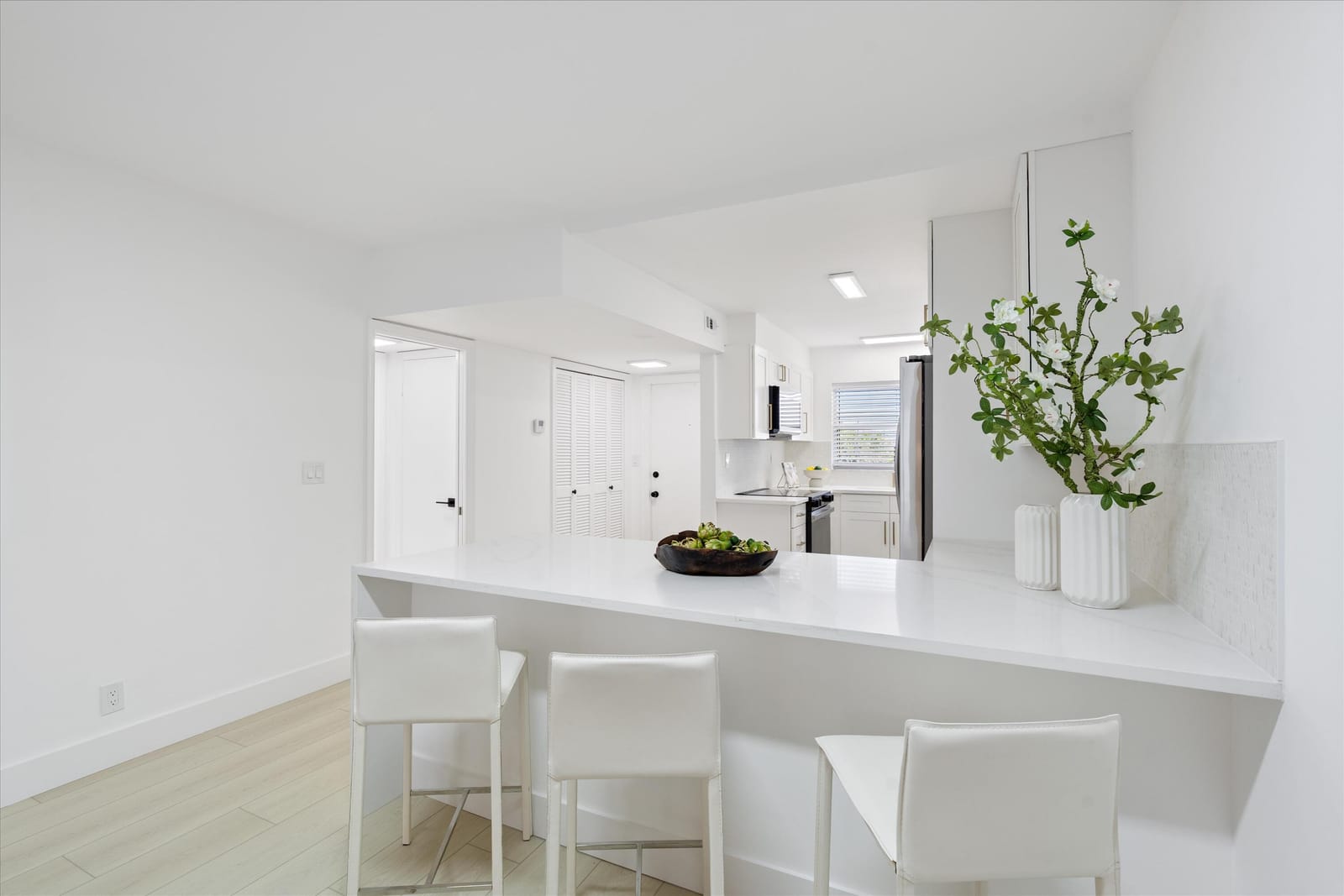 700 NE Harbour Terrace 3320 — photo 11