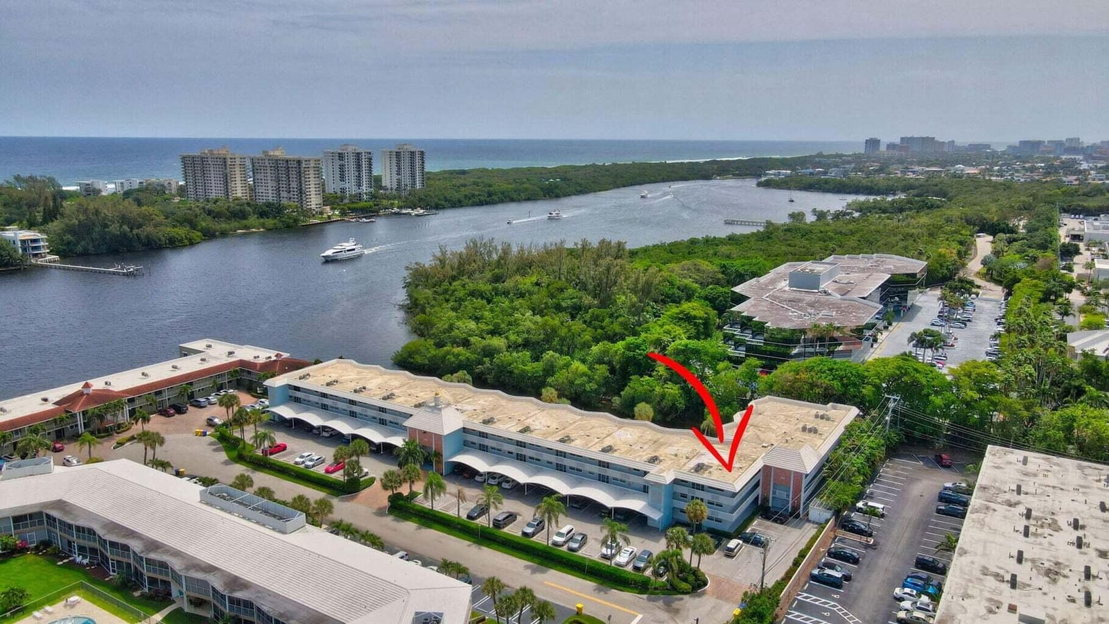 700 NE Harbour Terrace 3320 — photo 4