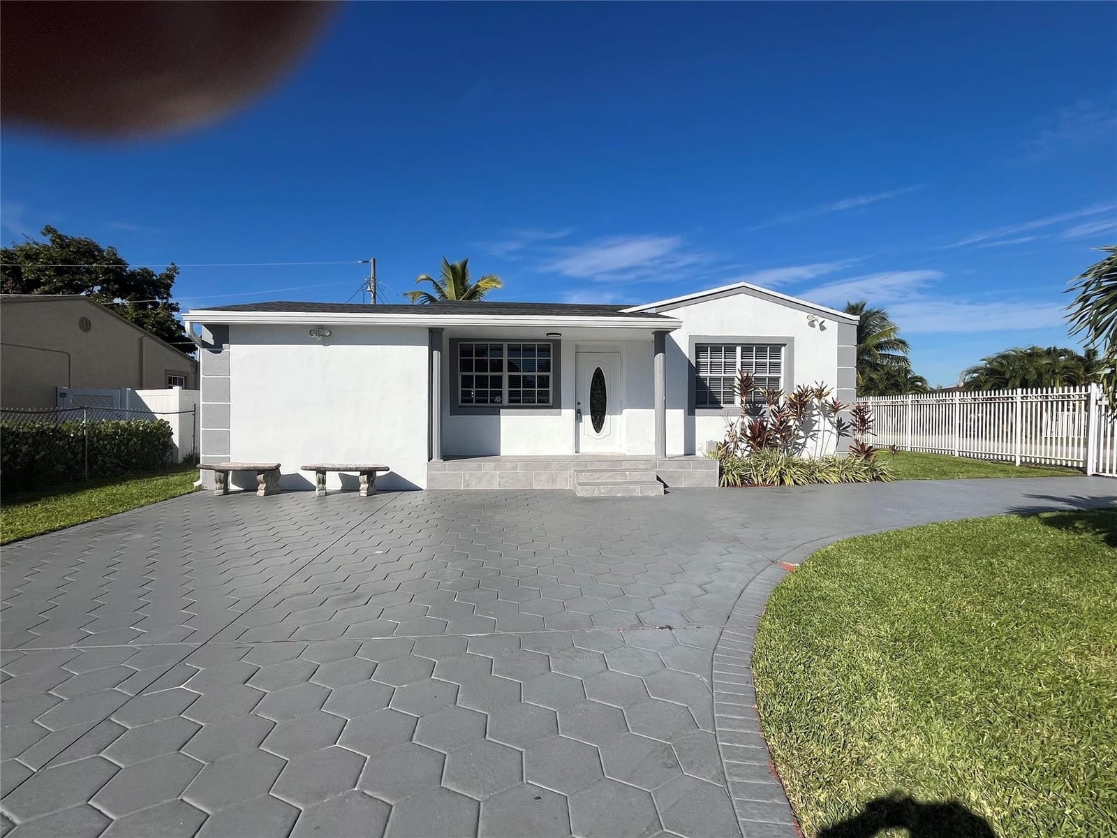 2503 Wiley Street — photo 2
