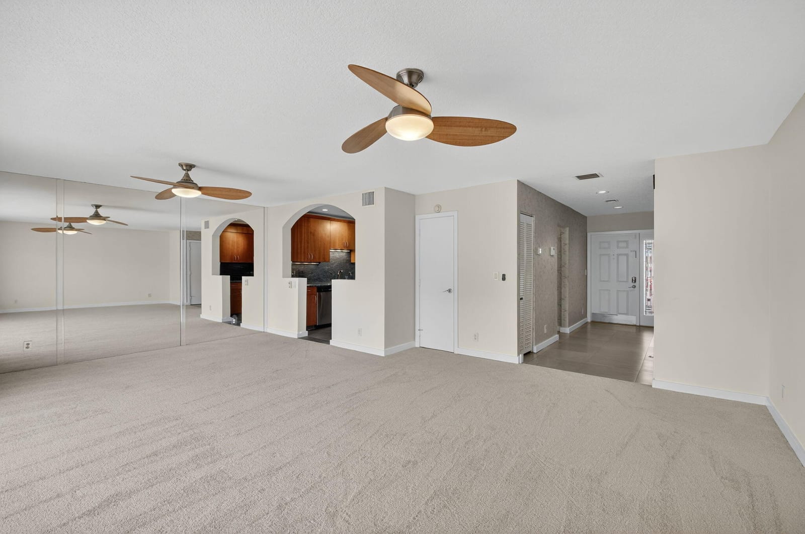 718 NE 12th Terrace 4 — photo 11