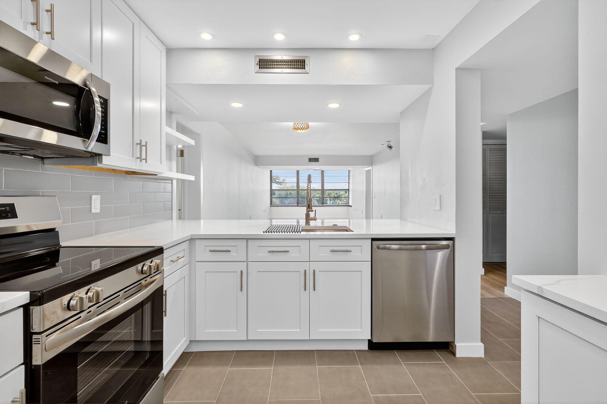 3710 Whitehall Drive 404, West Palm Beach, FL 33401, West Palm Beach