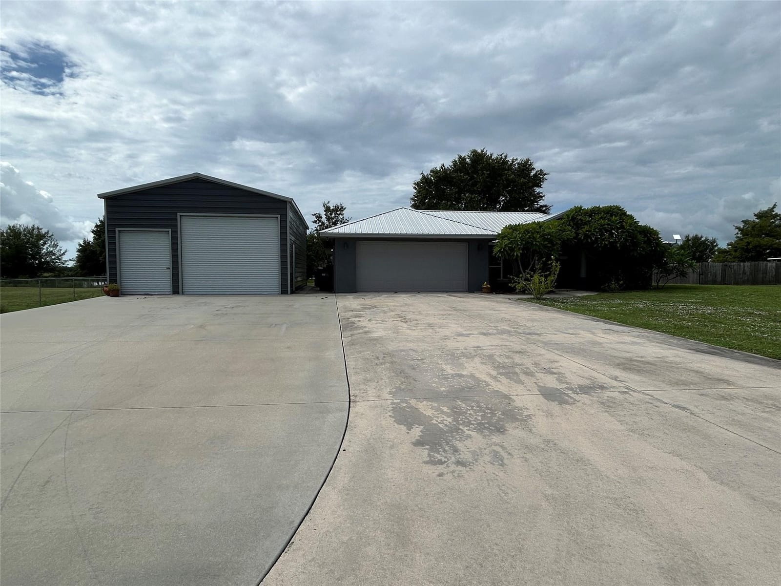 8450 SW 14th Lane — photo 4