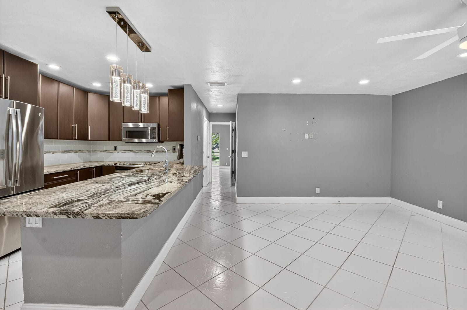 624 Flanders M — photo 4