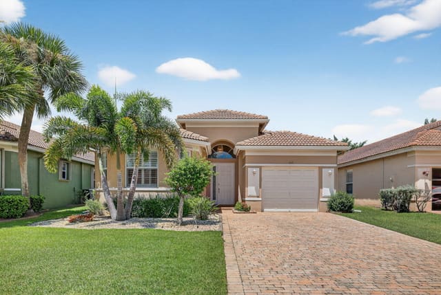660 NW Stanford Lane, Port St. Lucie, FL 34983