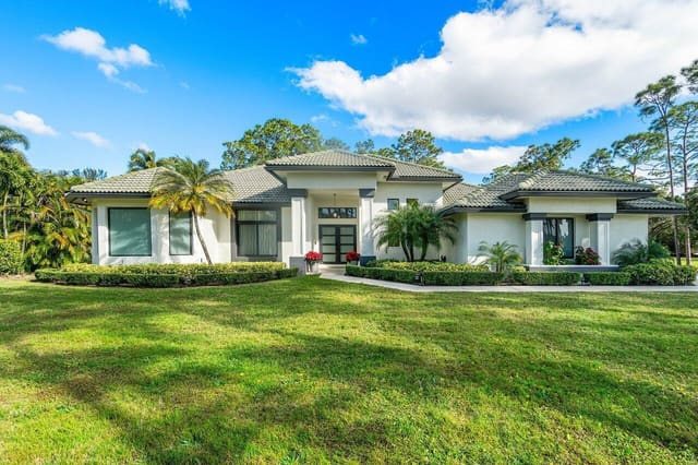 8612 Gullane Court, sold in Bay Hill Estates, Palm Beach Gardens, FL