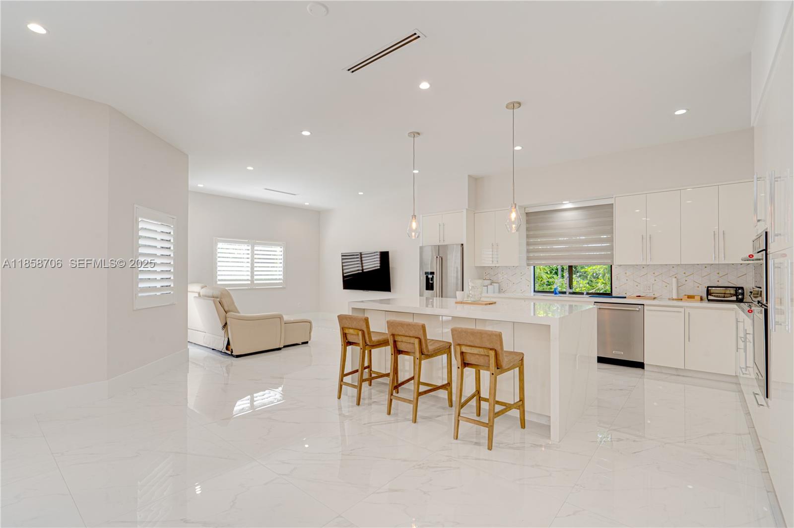 2521 SW 105th Avenue — photo 6