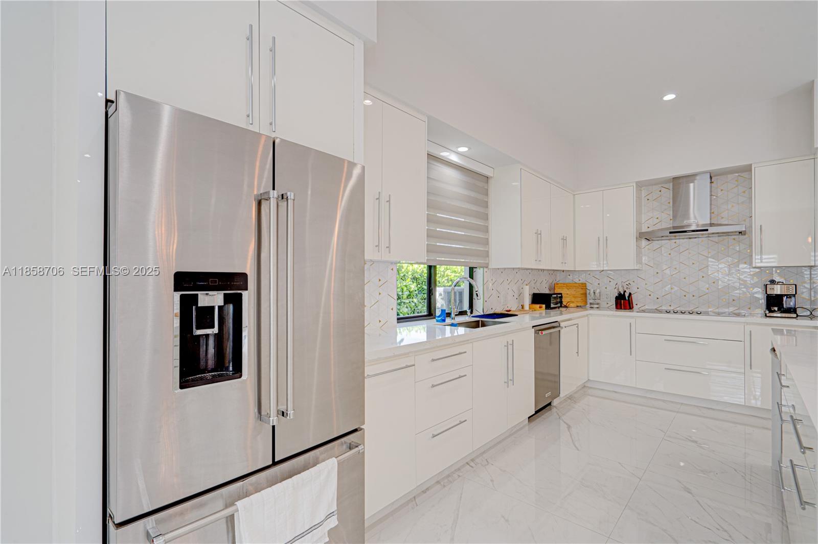 2521 SW 105th Avenue — photo 8