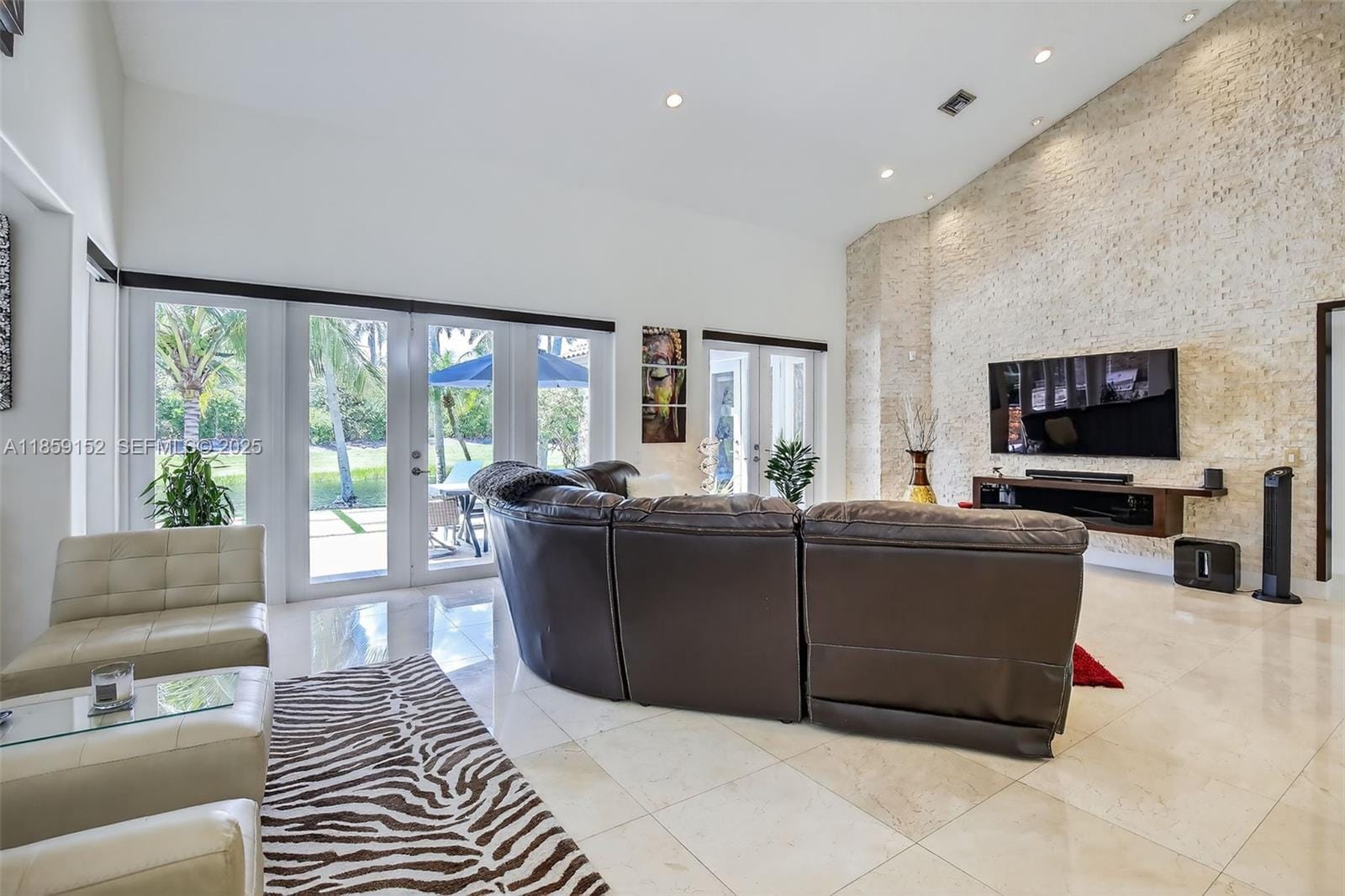1154 Laguna Springs Drive — photo 12